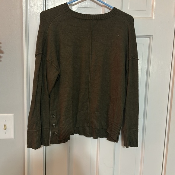 Altar’d state sweater - Picture 3 of 3